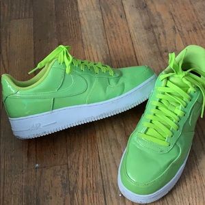 neon green nike air force 1’s size 9 men’s